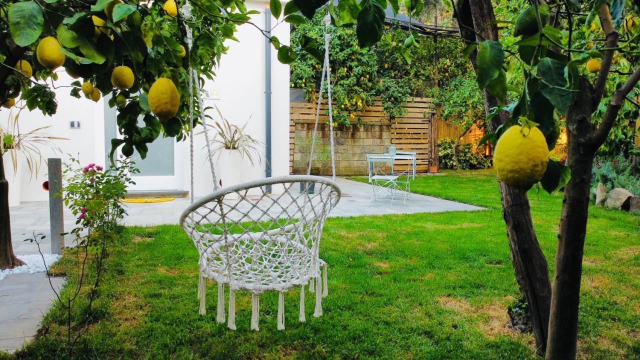 Flavia'S Lemons Bed & Breakfast Sorrento Exterior photo